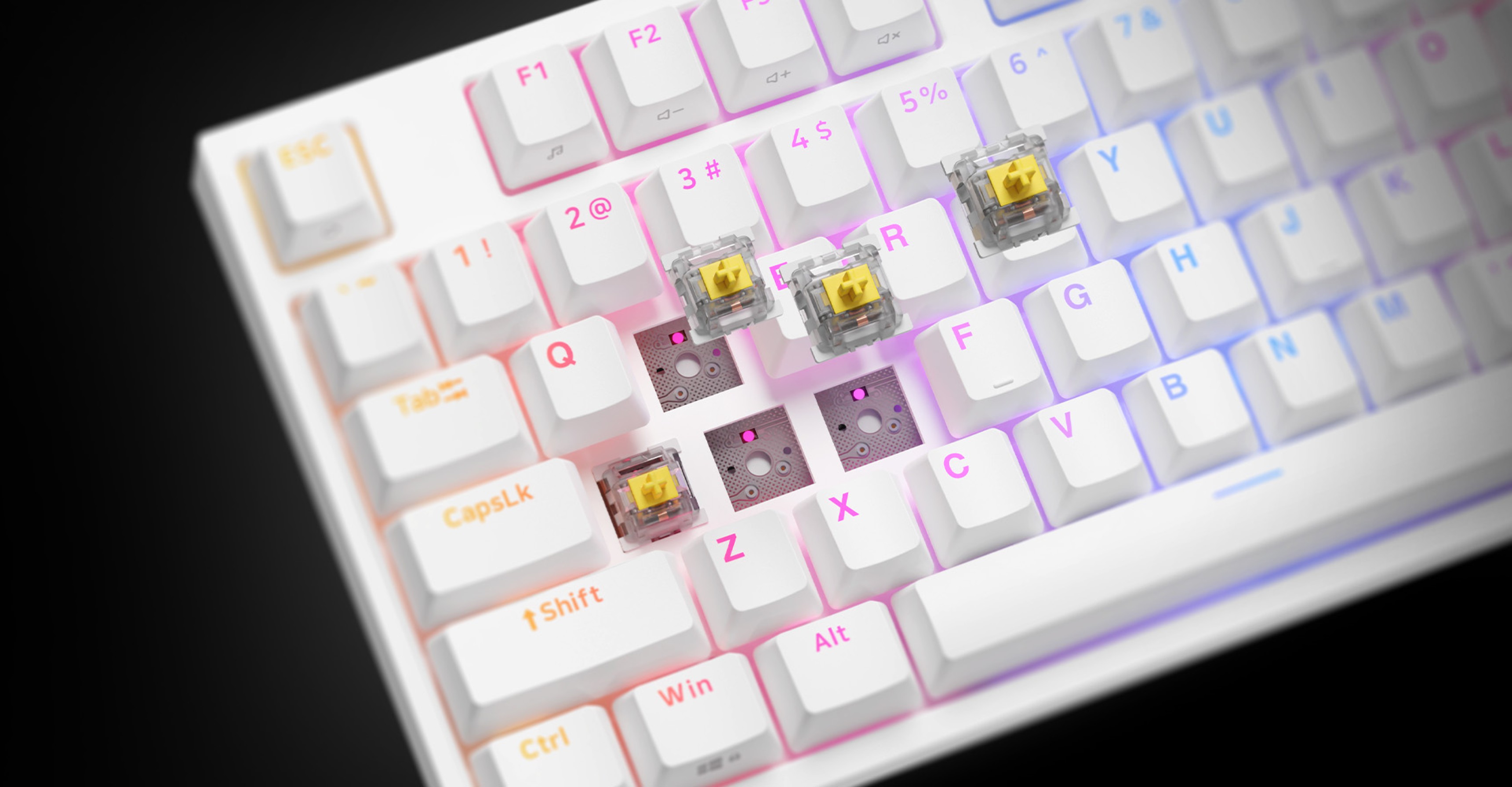 Teclado mecánico para juegos con iluminación RGB, interruptores Gateron Yellow y diseño TKL