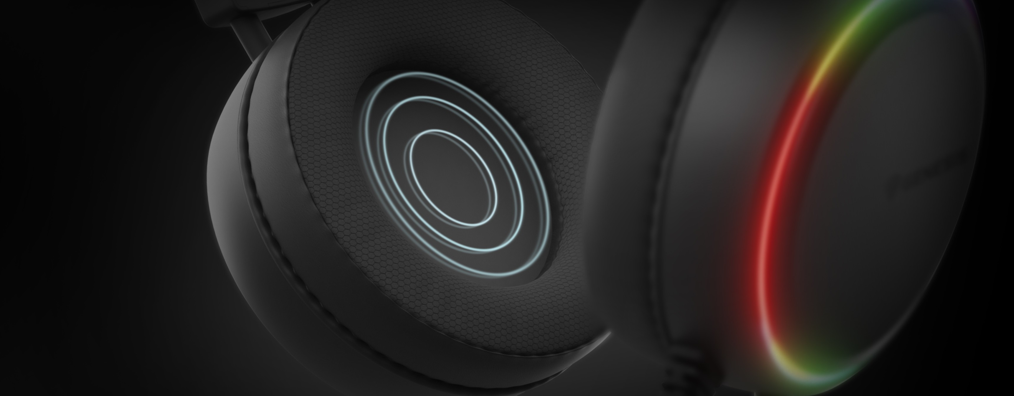 Primer plano de los auriculares de botón negros Genesis Neon 613 G2 RGB con detalles brillantes y micrófono integrado