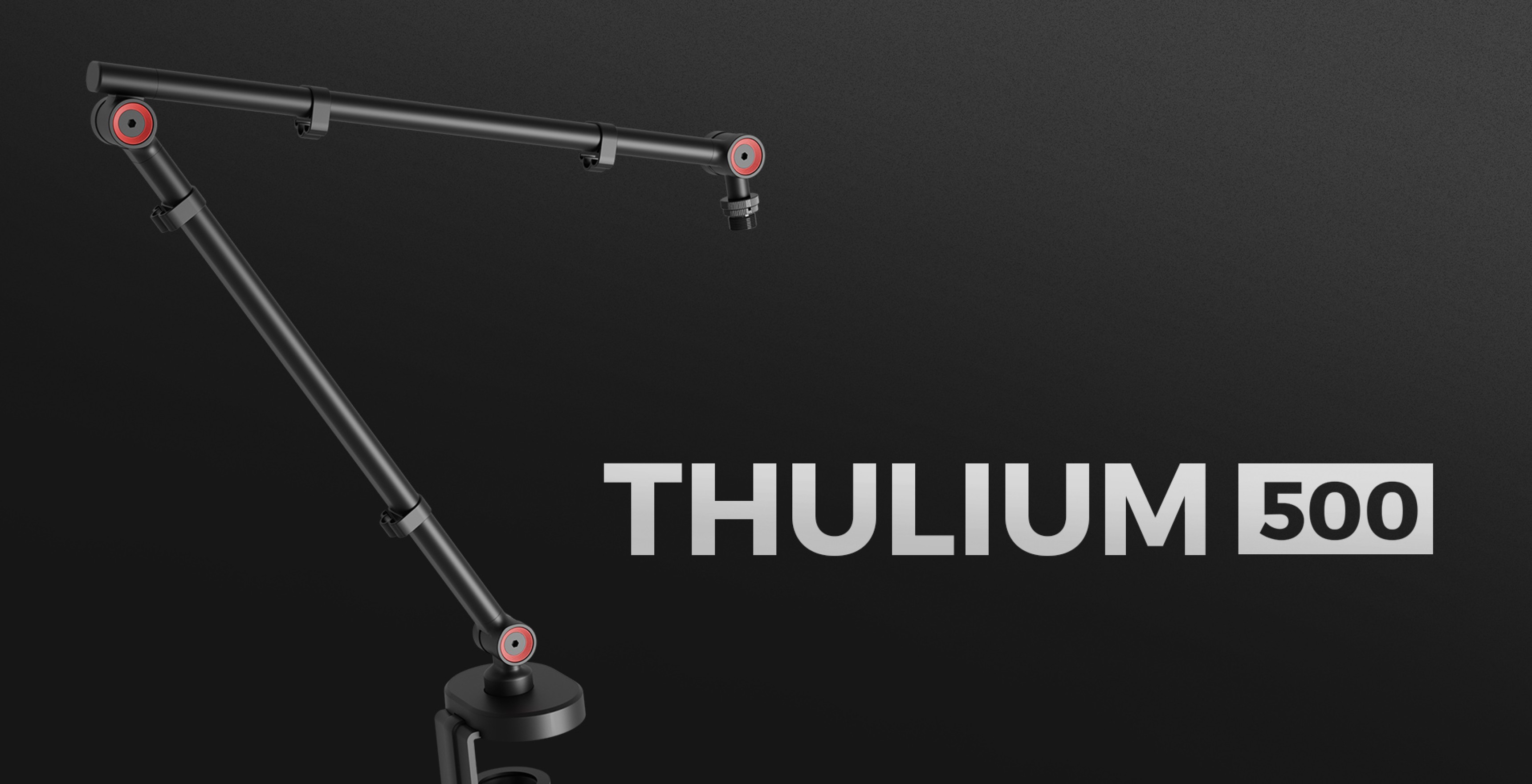 Brazo de micrófono ajustable con una percha para auriculares, con la etiqueta "THULIUM 500", en un elegante diseño negro