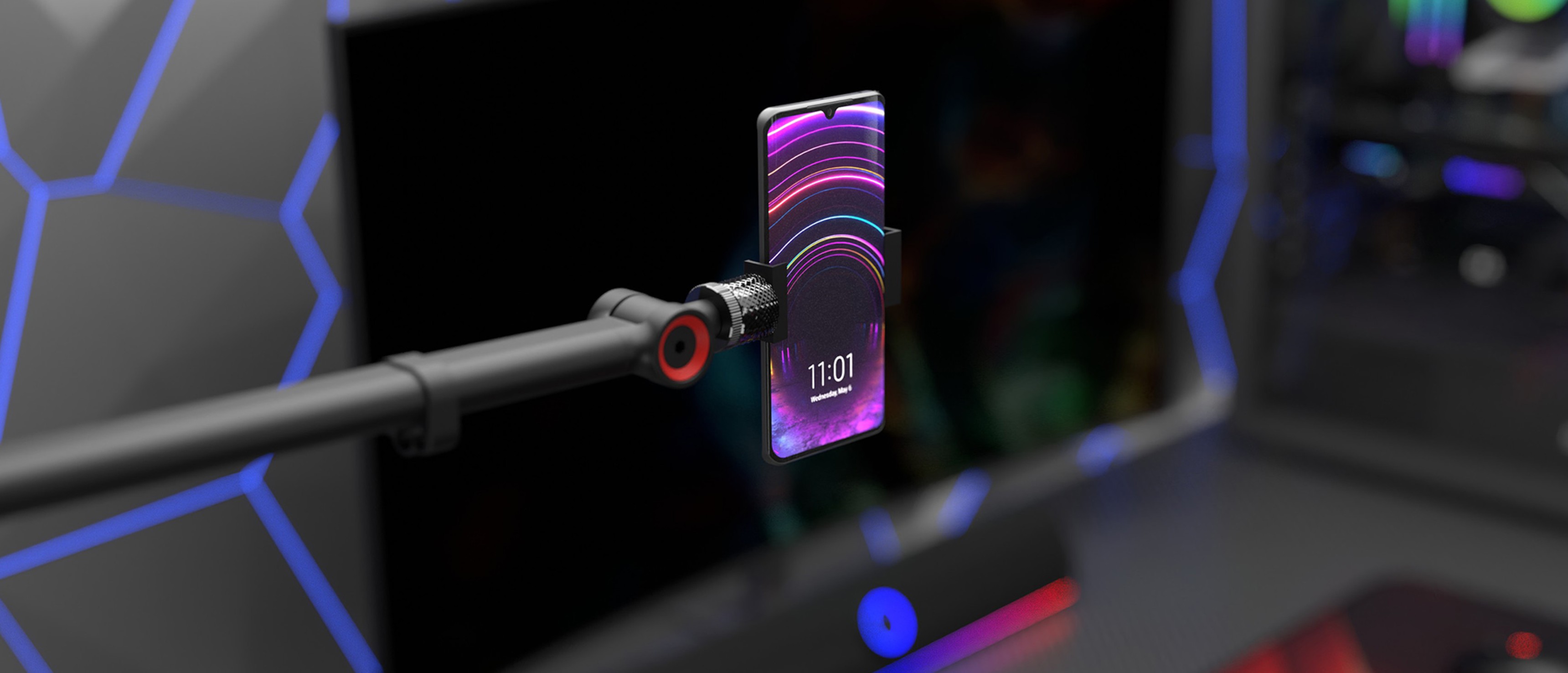 Brazo de micrófono con un teléfono acoplado, con un diseño colorido, montado en una configuración de juego con acentos LED